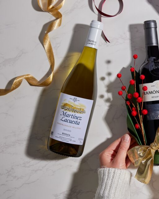 Open the present your palate wants. Uncorking the exquisite beauty of a Rioja wine is the right way to say cheers to the holidays!